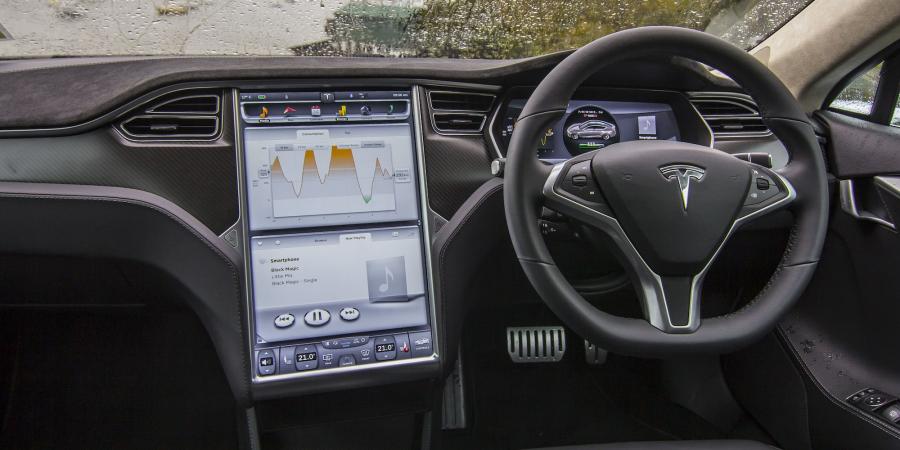 Панель приборов Tesla Model S P85D 2014 года  (AU) (фото 4 из 19)